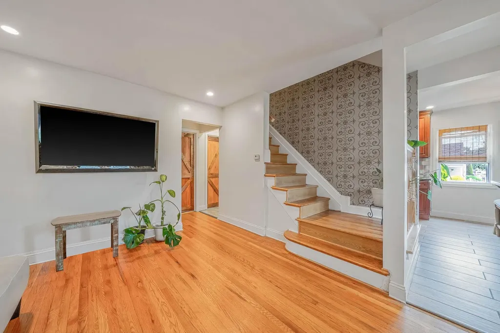 1668 Atherton Avenue Elmont NY 11003