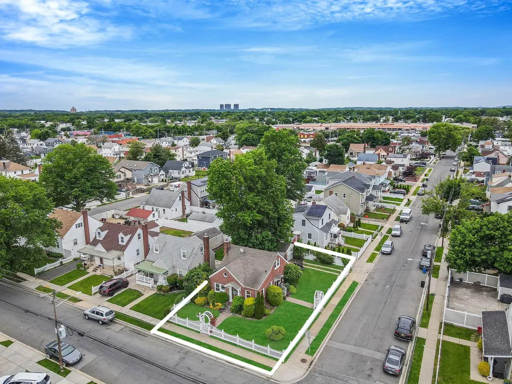 1668 Atherton Avenue Elmont NY 11003