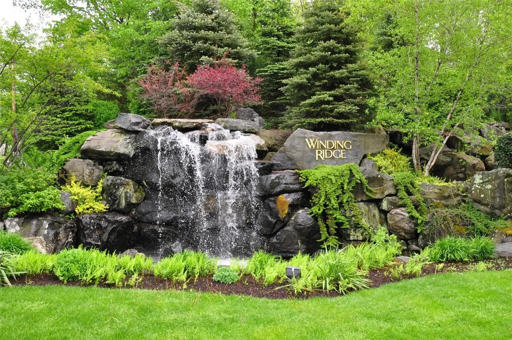 66 Winding Ridge Road White Plains NY 10603