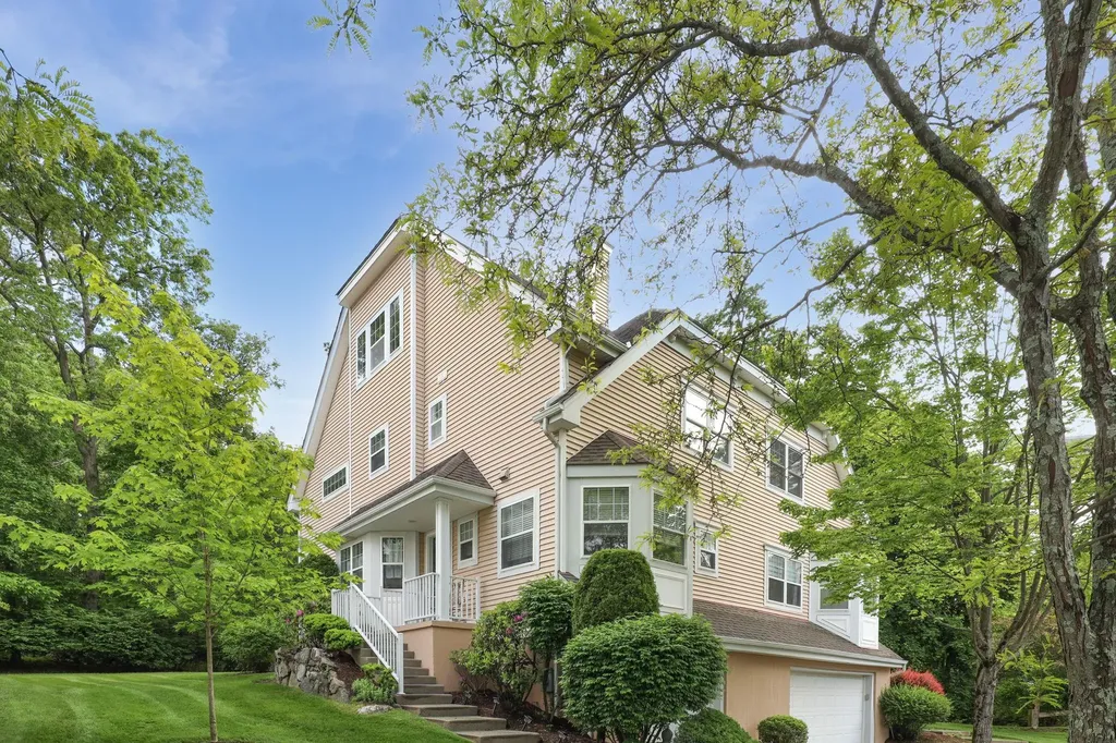 66 Winding Ridge Road White Plains NY 10603