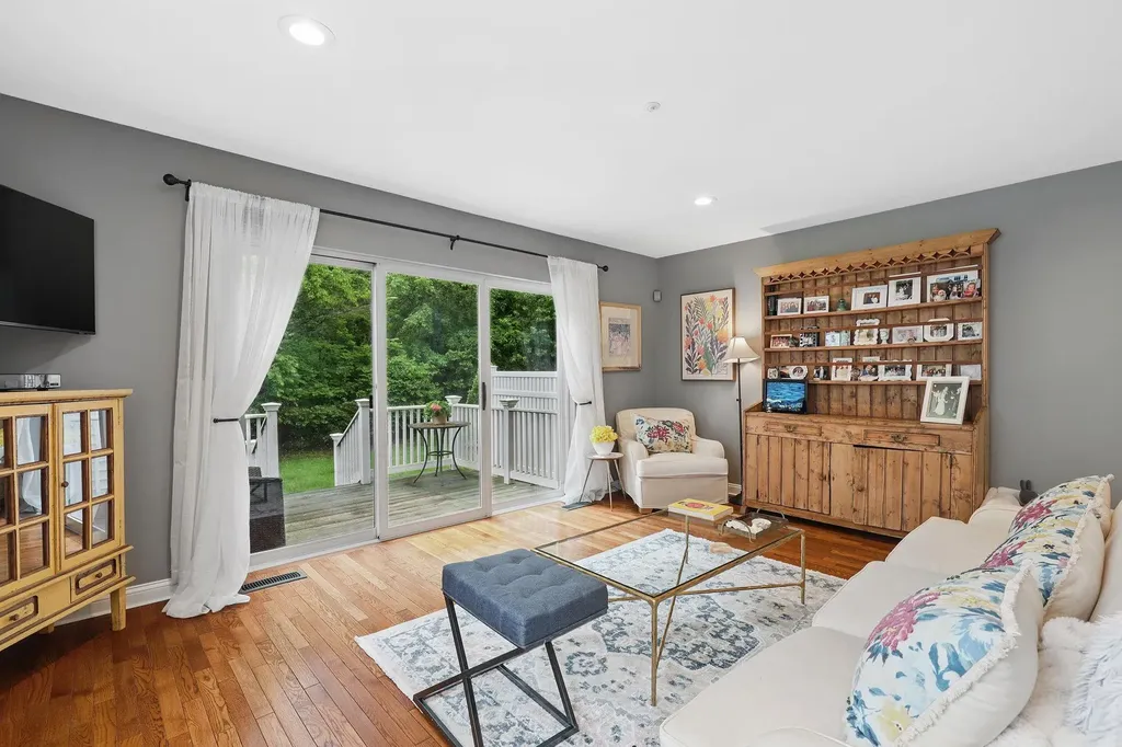 66 Winding Ridge Road White Plains NY 10603