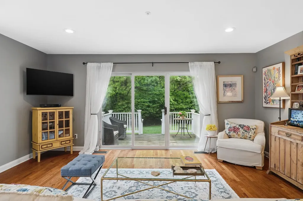 66 Winding Ridge Road White Plains NY 10603