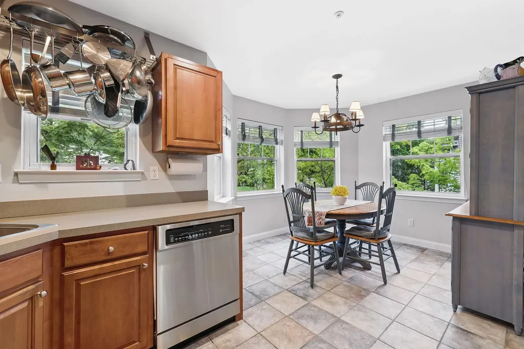 66 Winding Ridge Road White Plains NY 10603