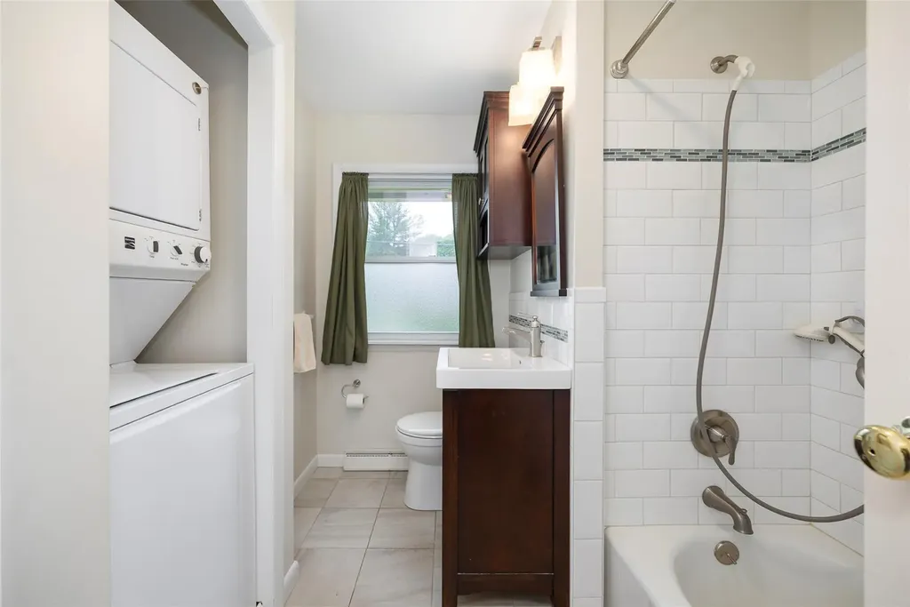 7 Sycamore Drive Hyde Park NY 12538