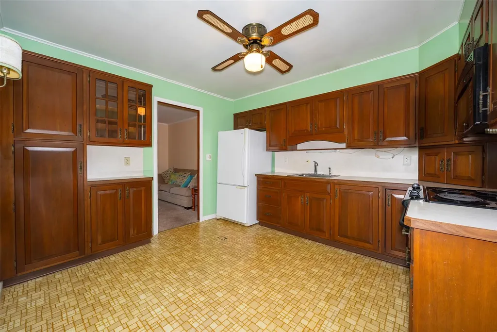 7 Sycamore Drive Hyde Park NY 12538