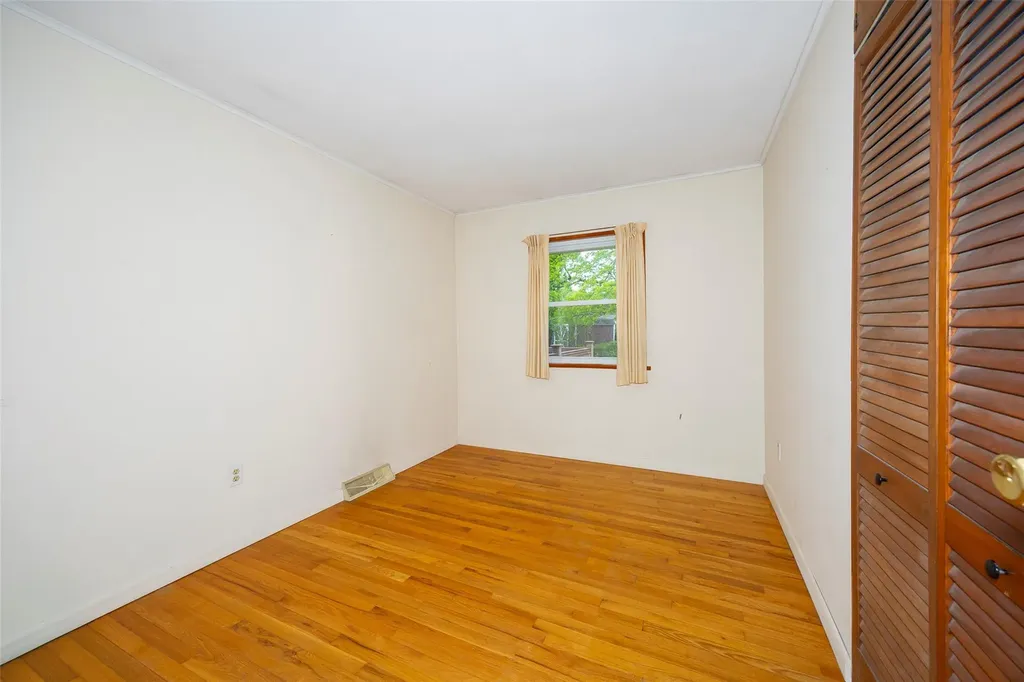 7 Sycamore Drive Hyde Park NY 12538