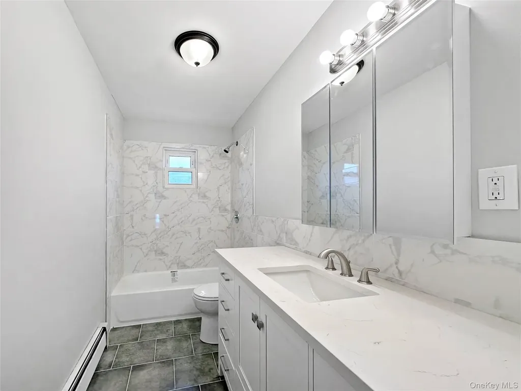19 Leaf Avenue Central Islip NY 11722
