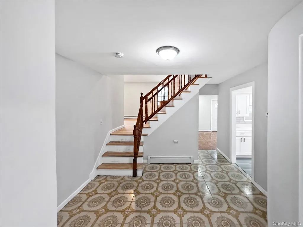 19 Leaf Avenue Central Islip NY 11722