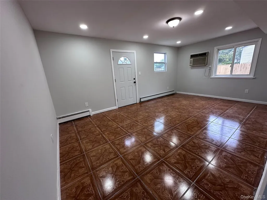 19 Leaf Avenue Central Islip NY 11722