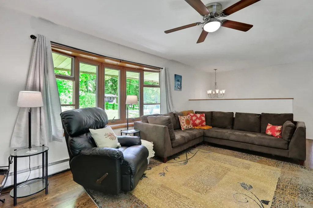 33 Greentree Drive N Hyde Park NY 12538