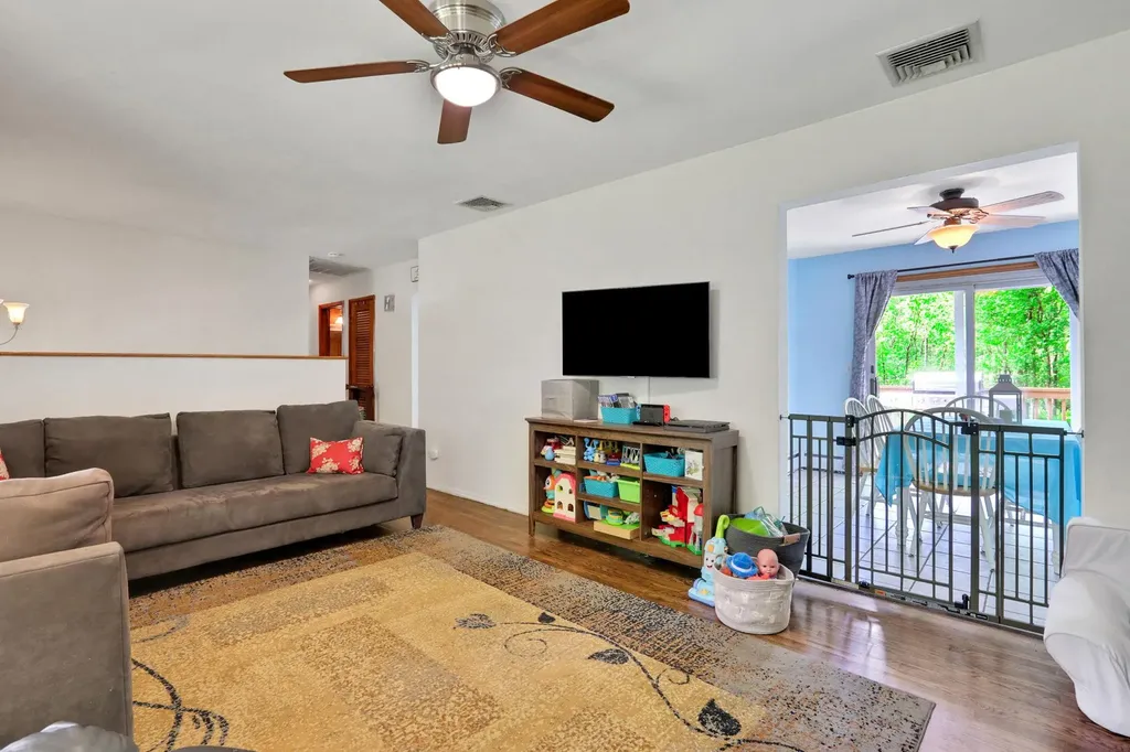 33 Greentree Drive N Hyde Park NY 12538