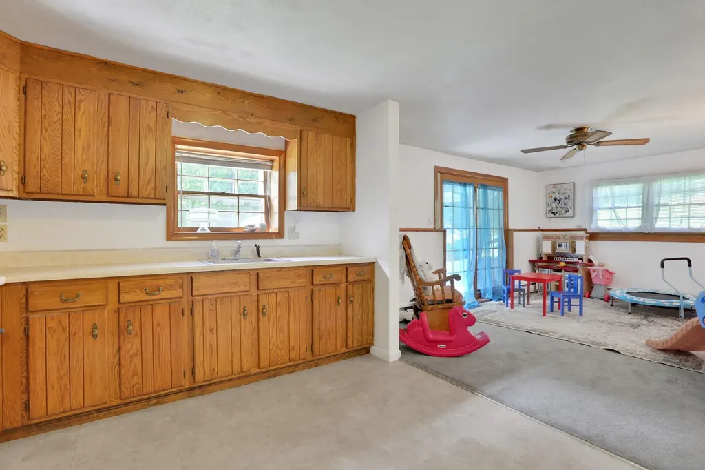 33 Greentree Drive N Hyde Park NY 12538