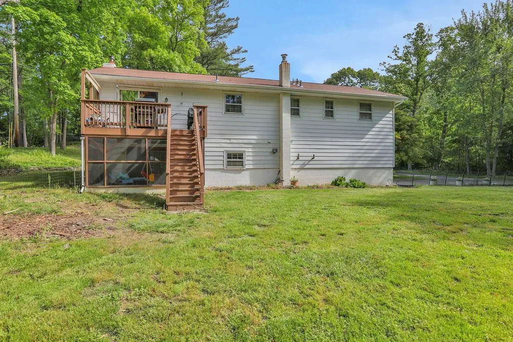 33 Greentree Drive N Hyde Park NY 12538