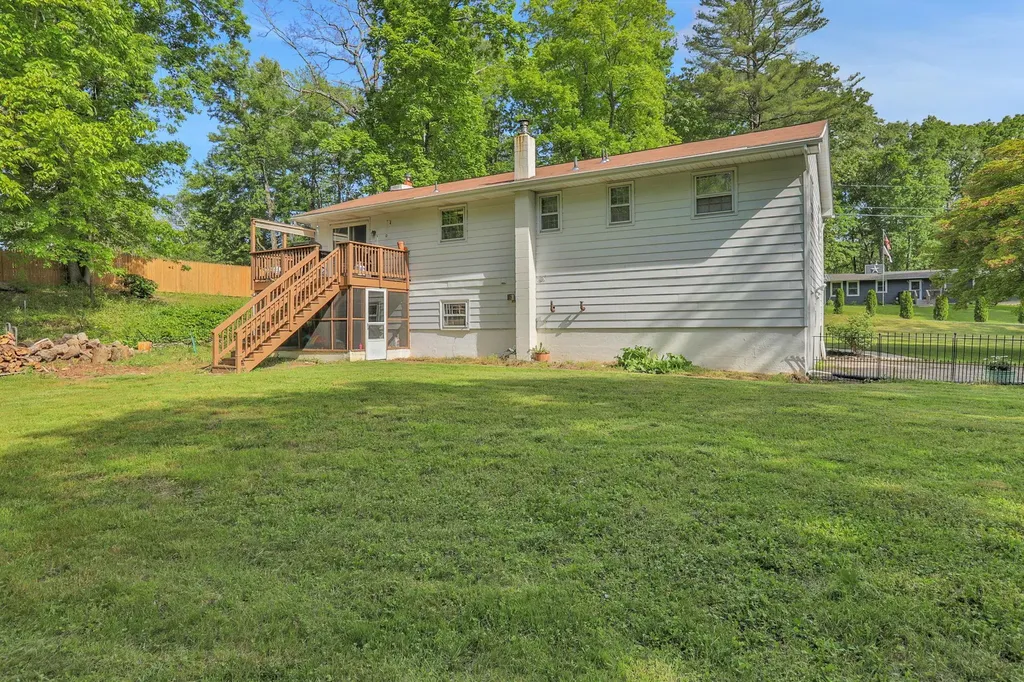 33 Greentree Drive N Hyde Park NY 12538