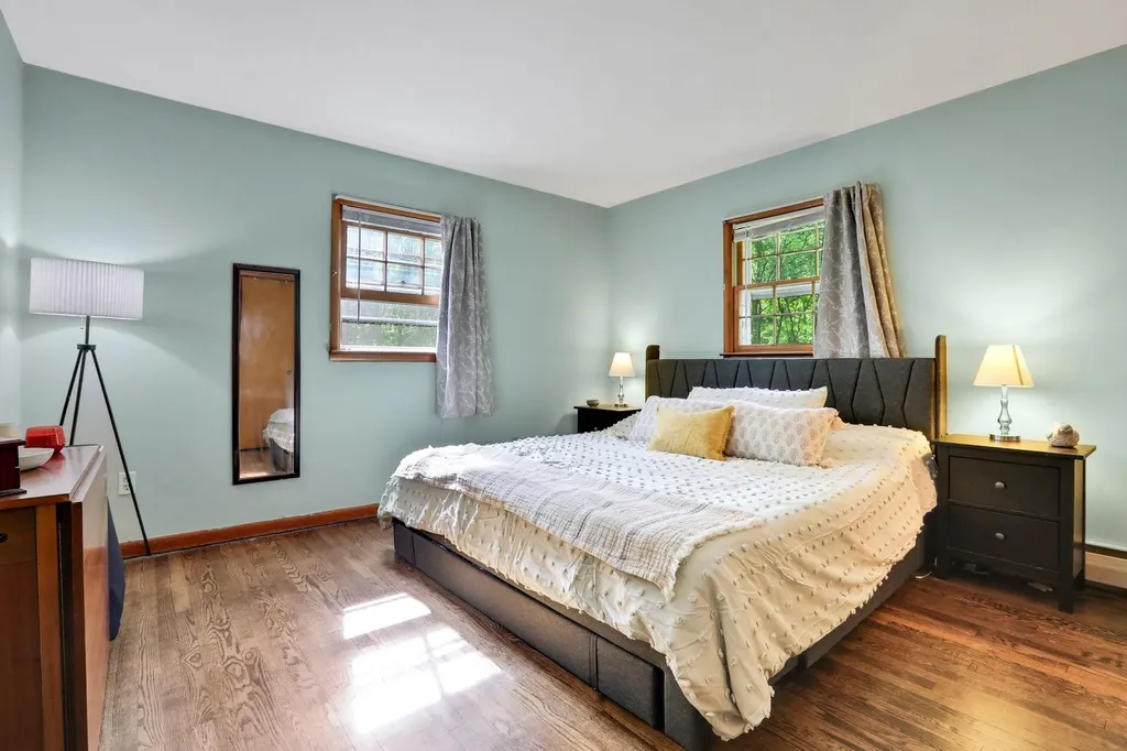33 Greentree Drive N Hyde Park NY 12538