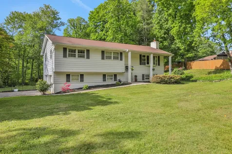33 Greentree Drive N Hyde Park NY 12538