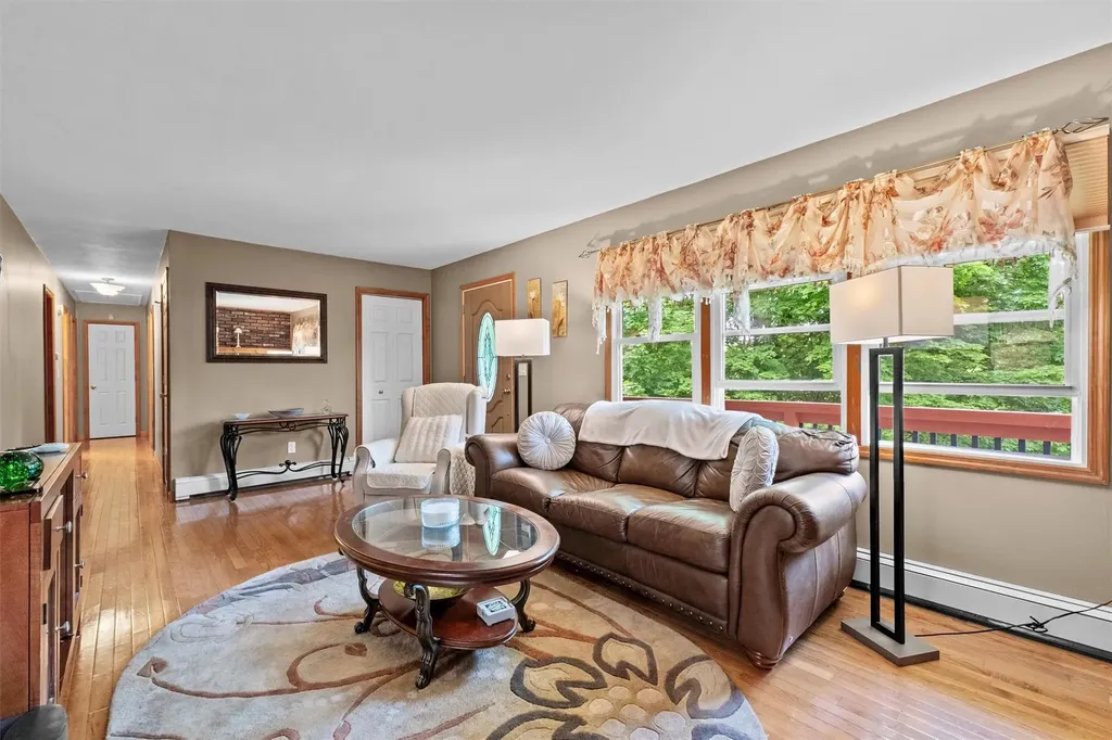 219 Cardinal Road Hyde Park NY 12538