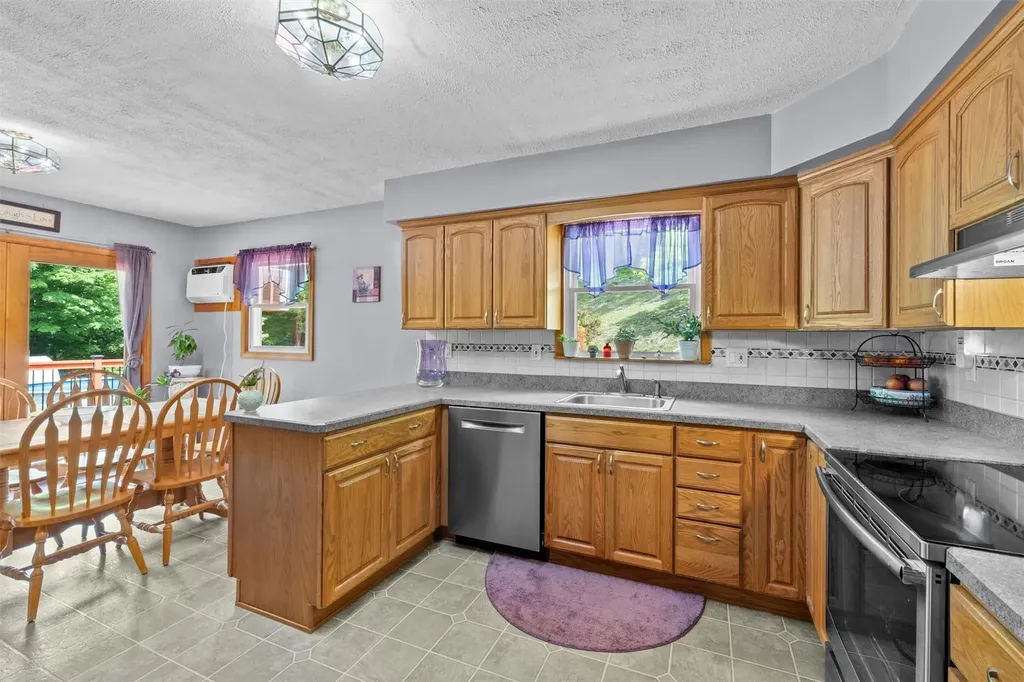 219 Cardinal Road Hyde Park NY 12538