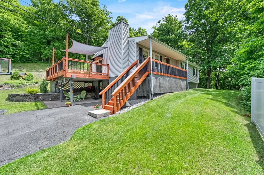 219 Cardinal Road Hyde Park NY 12538