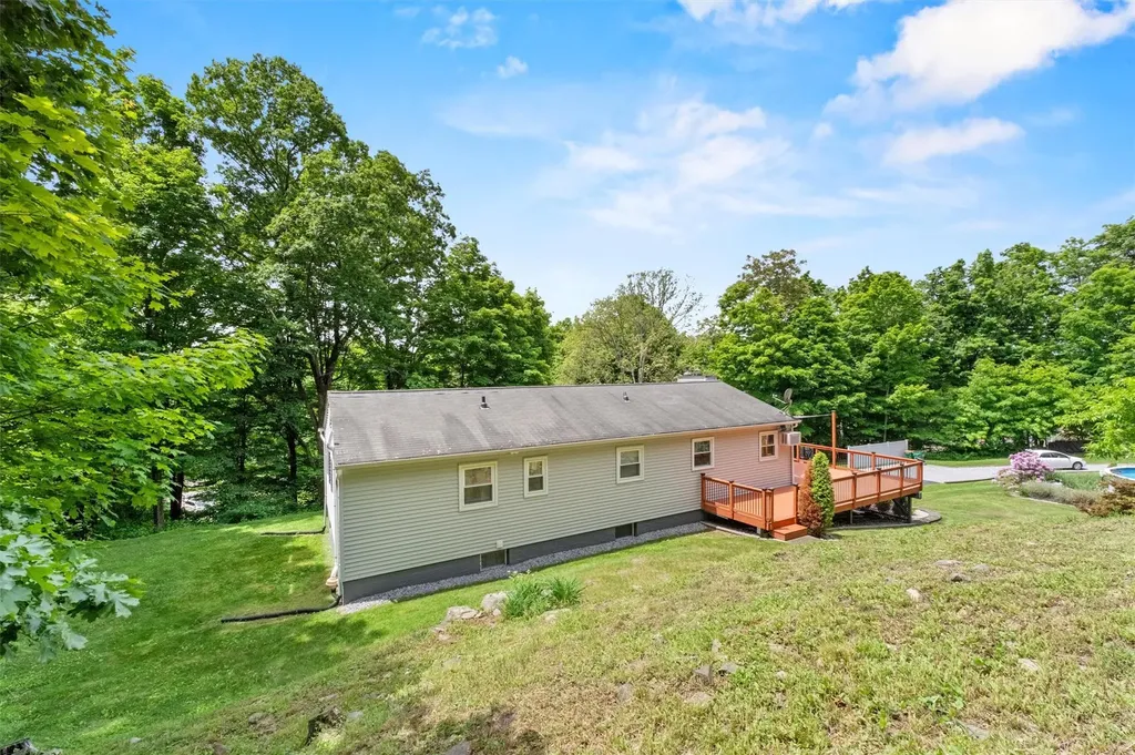 219 Cardinal Road Hyde Park NY 12538