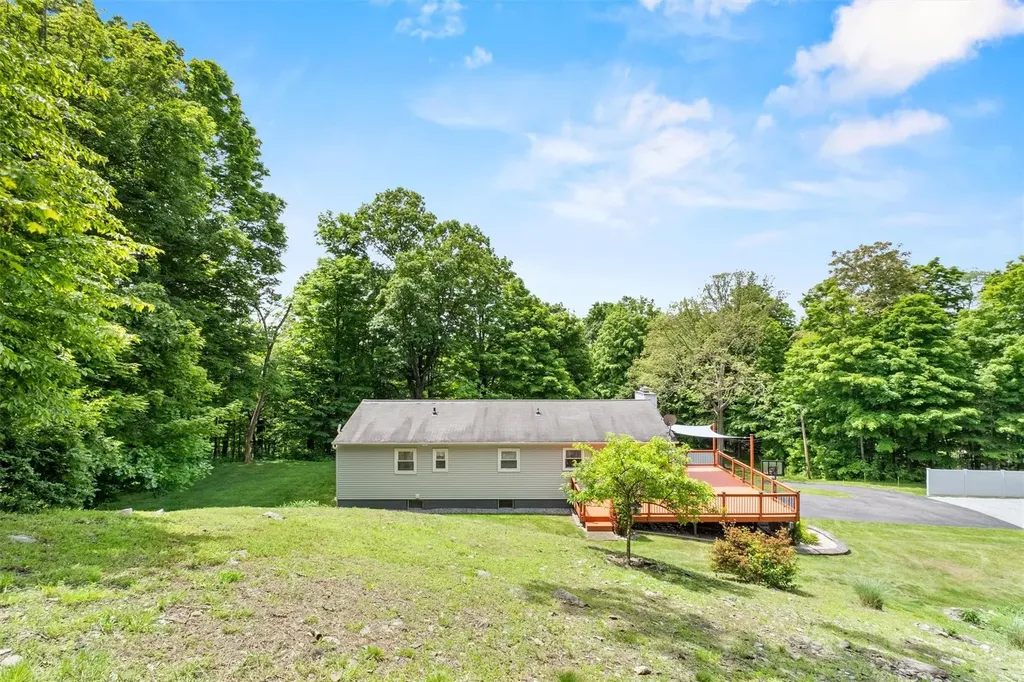 219 Cardinal Road Hyde Park NY 12538