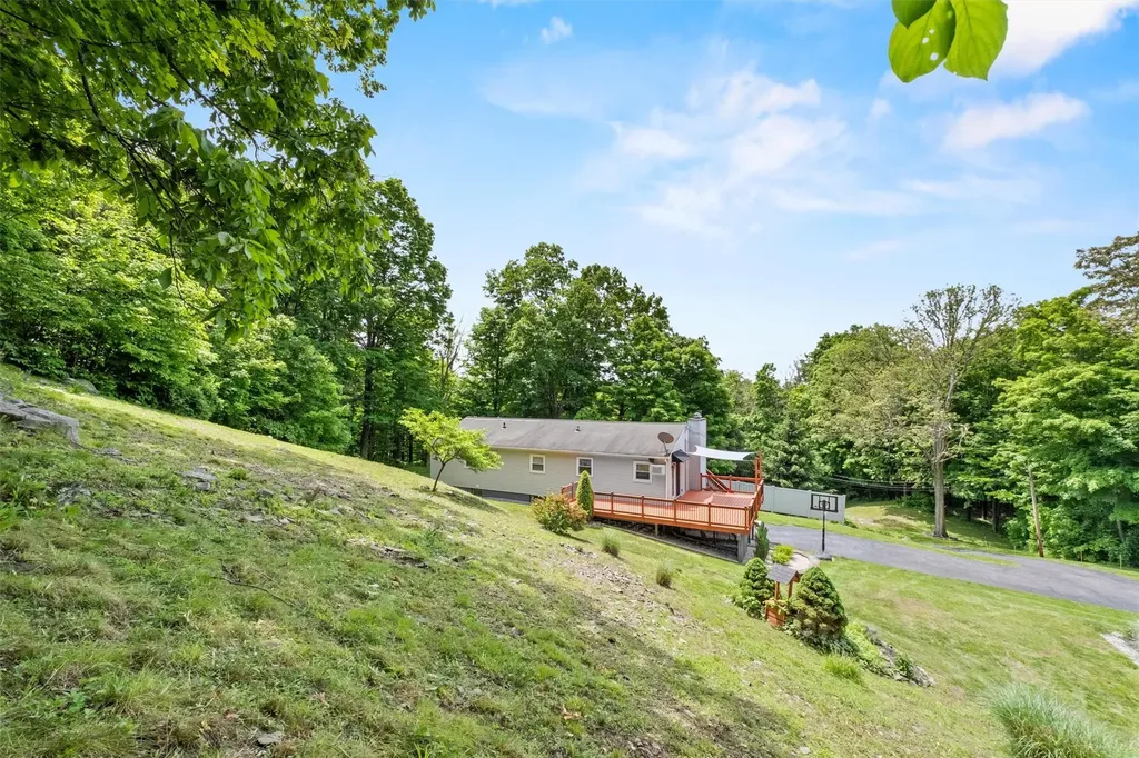 219 Cardinal Road Hyde Park NY 12538
