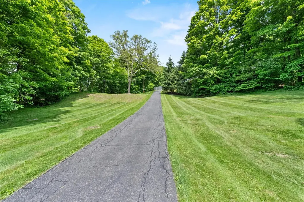 219 Cardinal Road Hyde Park NY 12538