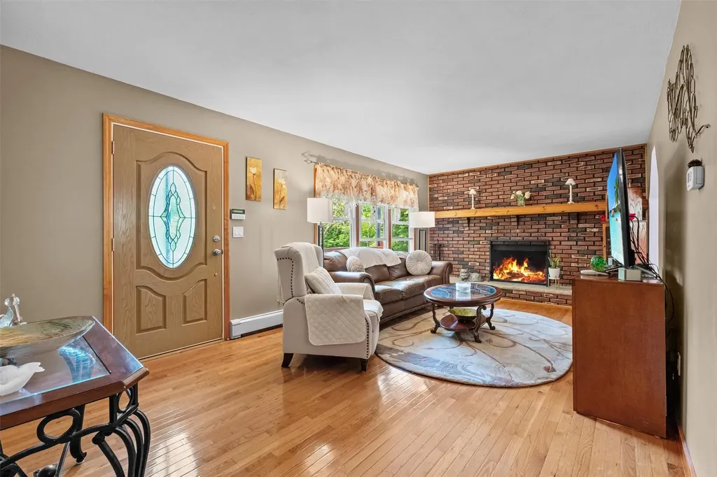 219 Cardinal Road Hyde Park NY 12538