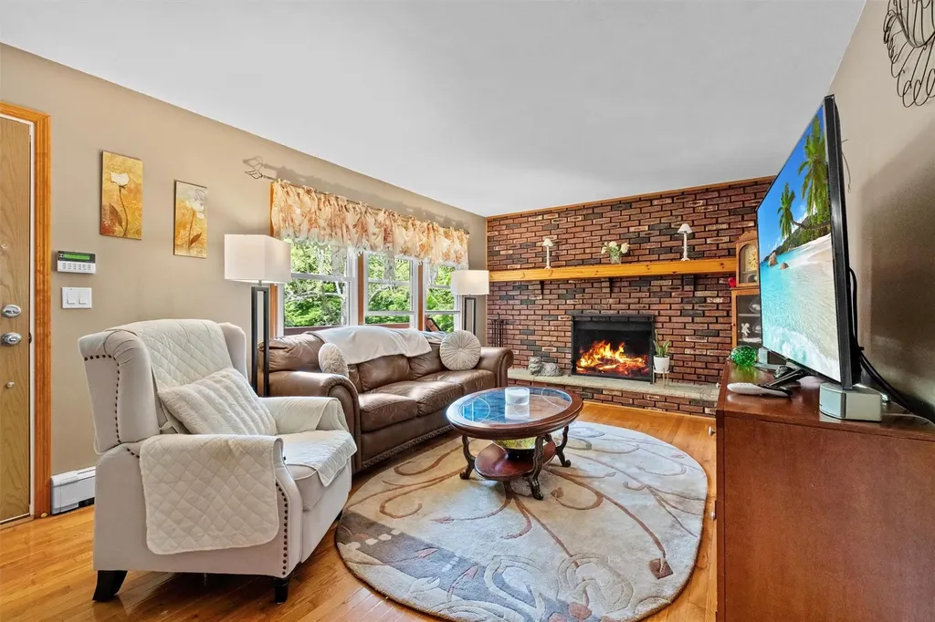 219 Cardinal Road Hyde Park NY 12538