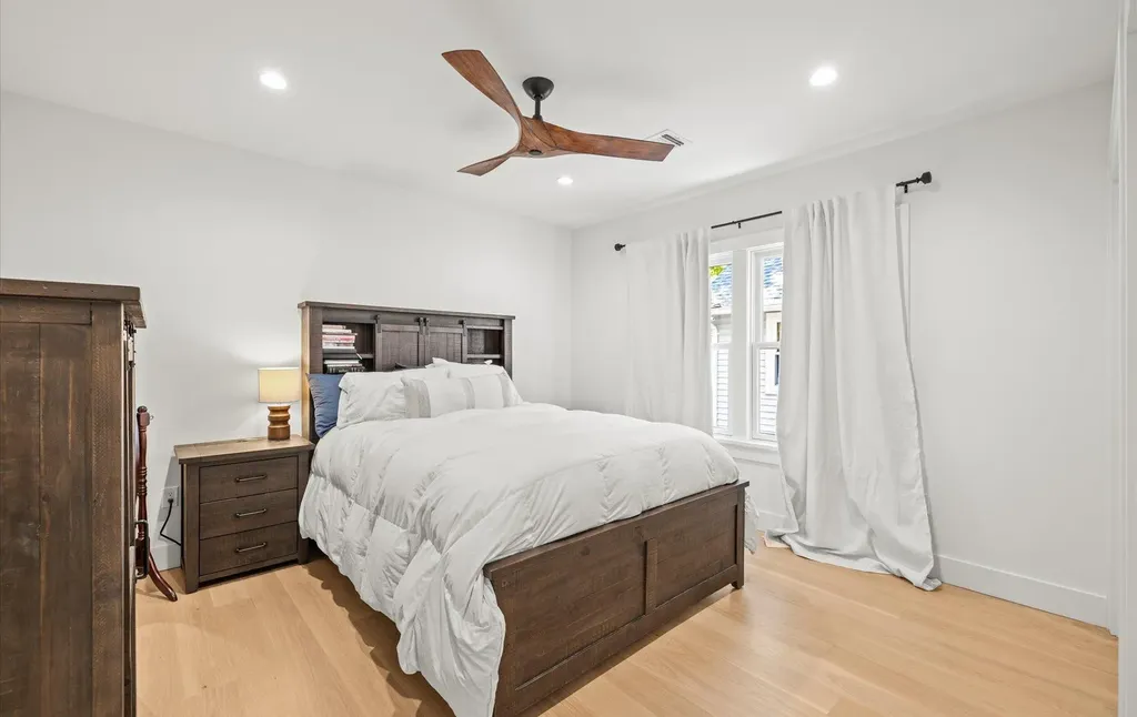 650 Washington Drive Centerport NY 11721