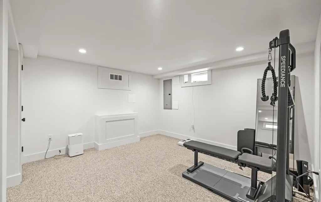 650 Washington Drive Centerport NY 11721