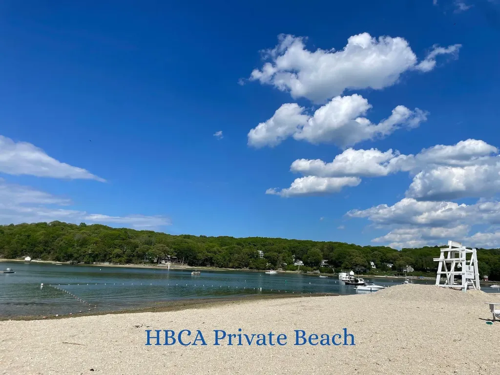 650 Washington Drive Centerport NY 11721