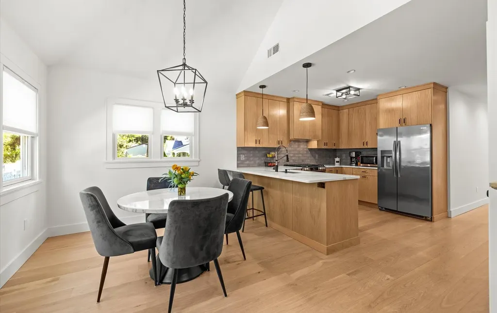 650 Washington Drive Centerport NY 11721