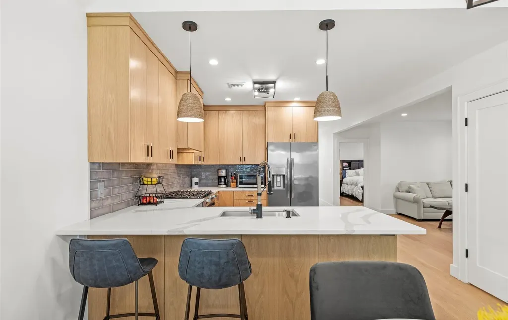 650 Washington Drive Centerport NY 11721