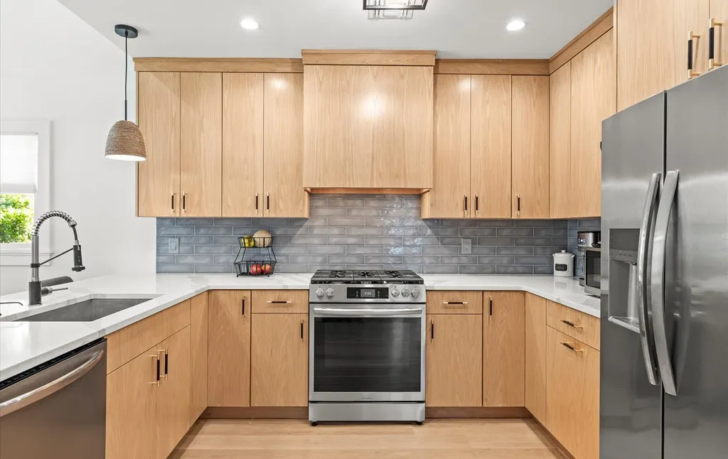 650 Washington Drive Centerport NY 11721