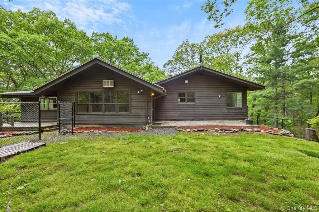 100 Schnackenberg Road Call Listing Agent NY 12075