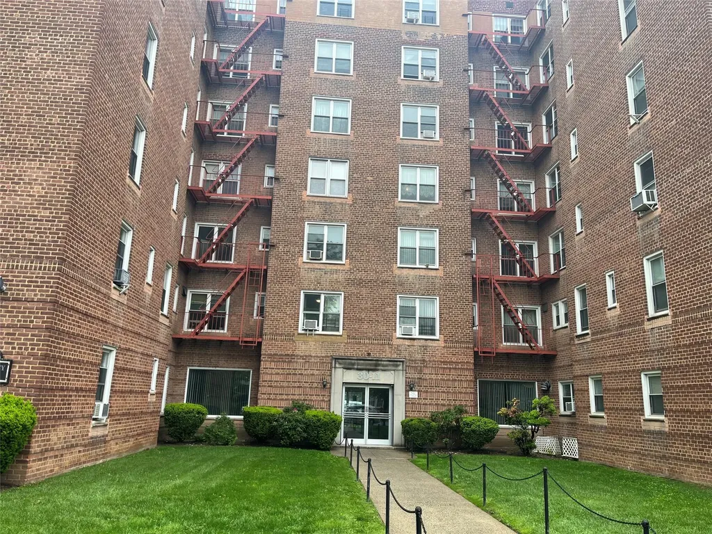 30-11 Parsons Boulevard Flushing NY 11354