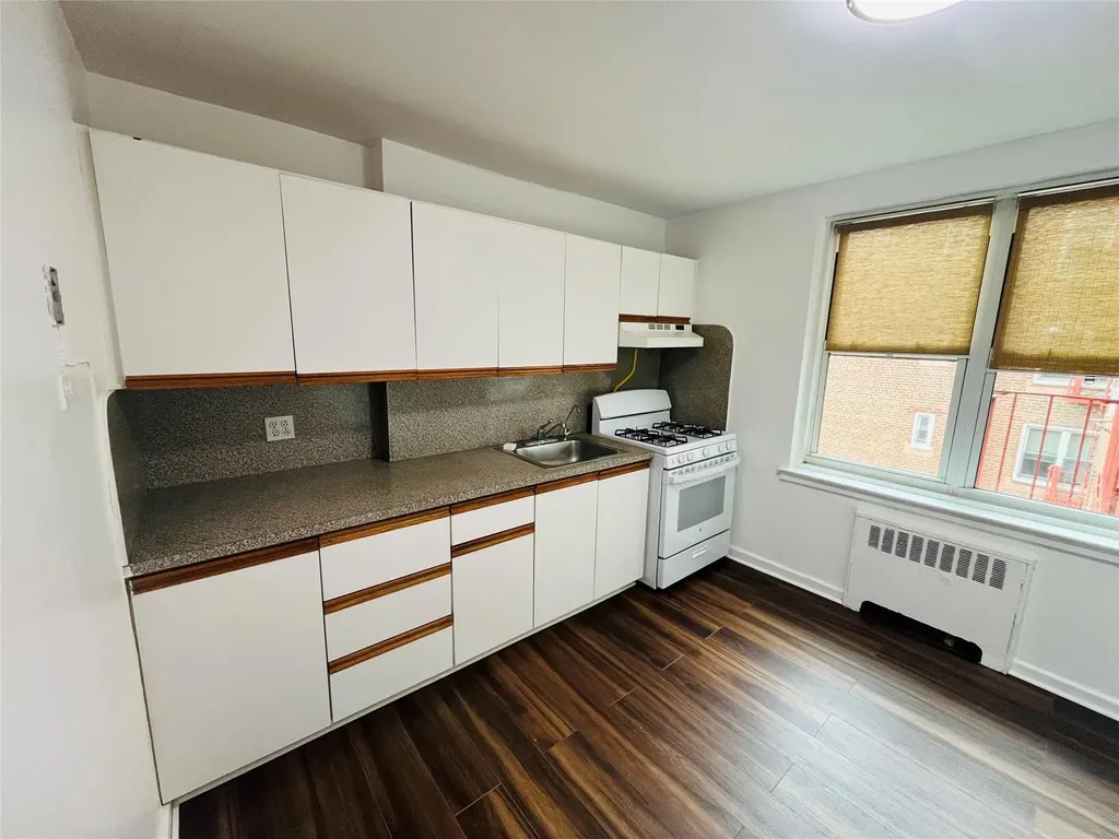 30-11 Parsons Boulevard Flushing NY 11354