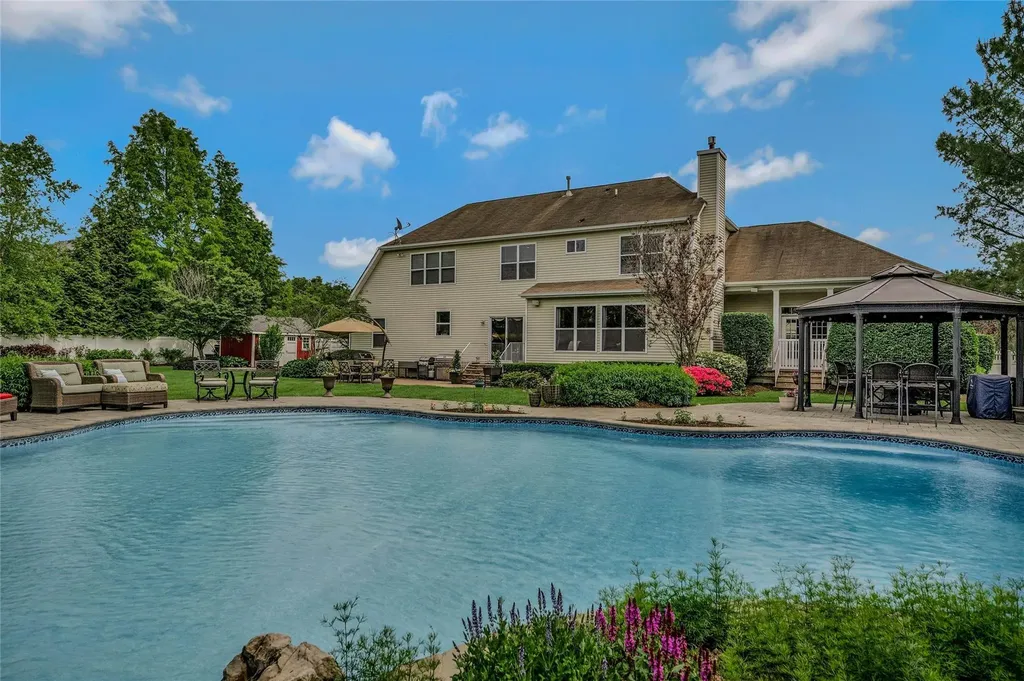 22 Monticello Drive Shoreham NY 11786