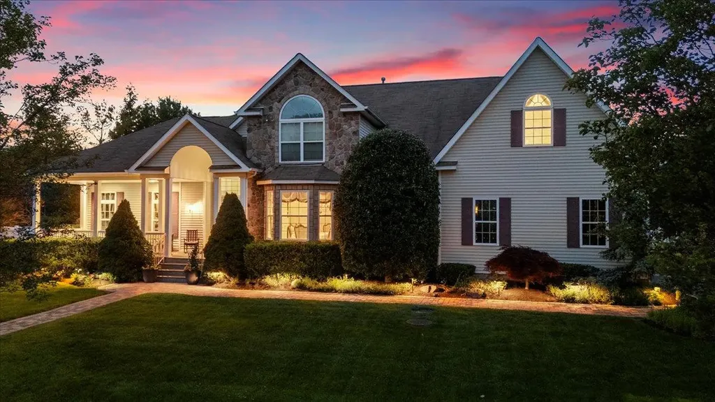 22 Monticello Drive Shoreham NY 11786