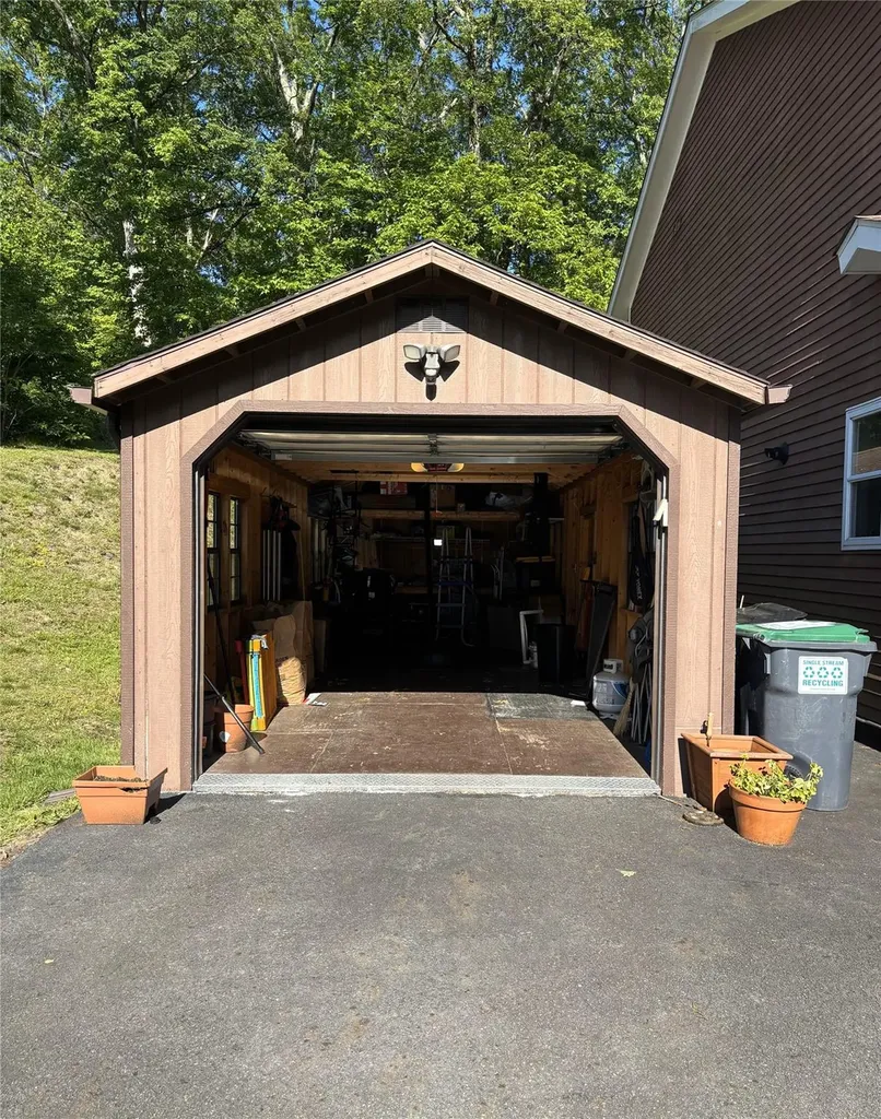 182 Ledge Road Kingston NY 12401