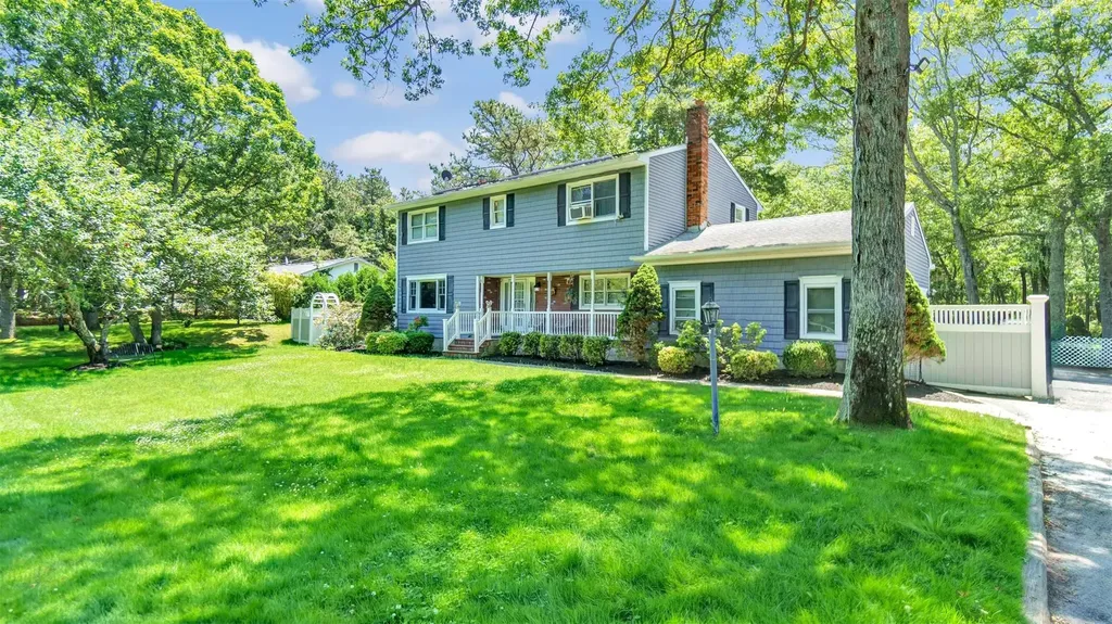 81 Anchor Street Riverhead NY 11901