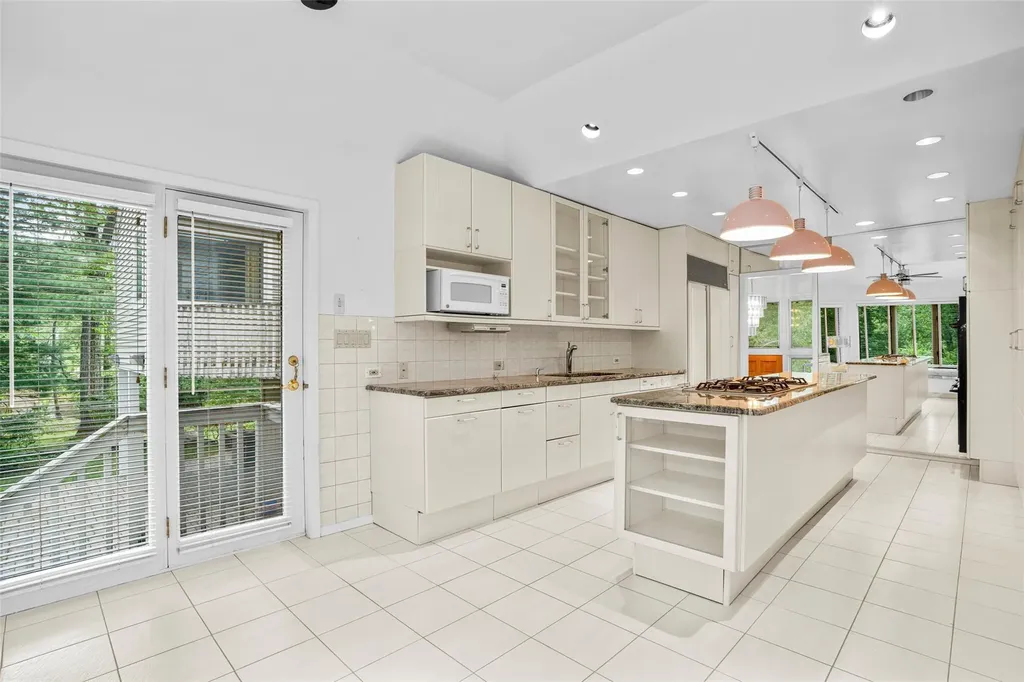 243 Robert Drive New Rochelle NY 10804