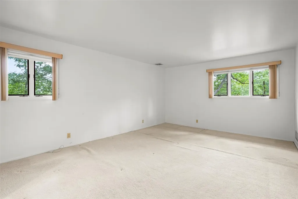 243 Robert Drive New Rochelle NY 10804