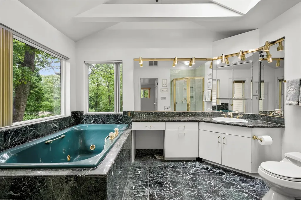 243 Robert Drive New Rochelle NY 10804