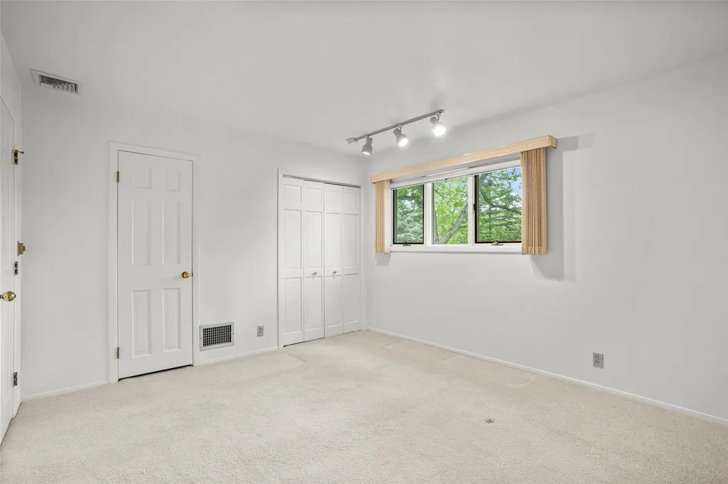 243 Robert Drive New Rochelle NY 10804