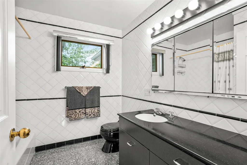243 Robert Drive New Rochelle NY 10804