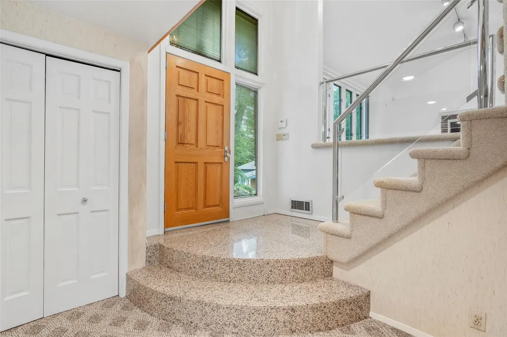 243 Robert Drive New Rochelle NY 10804