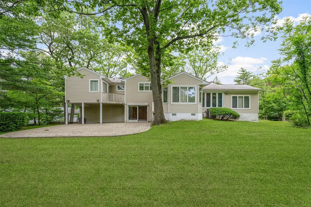243 Robert Drive New Rochelle NY 10804