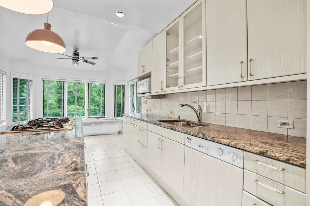 243 Robert Drive New Rochelle NY 10804